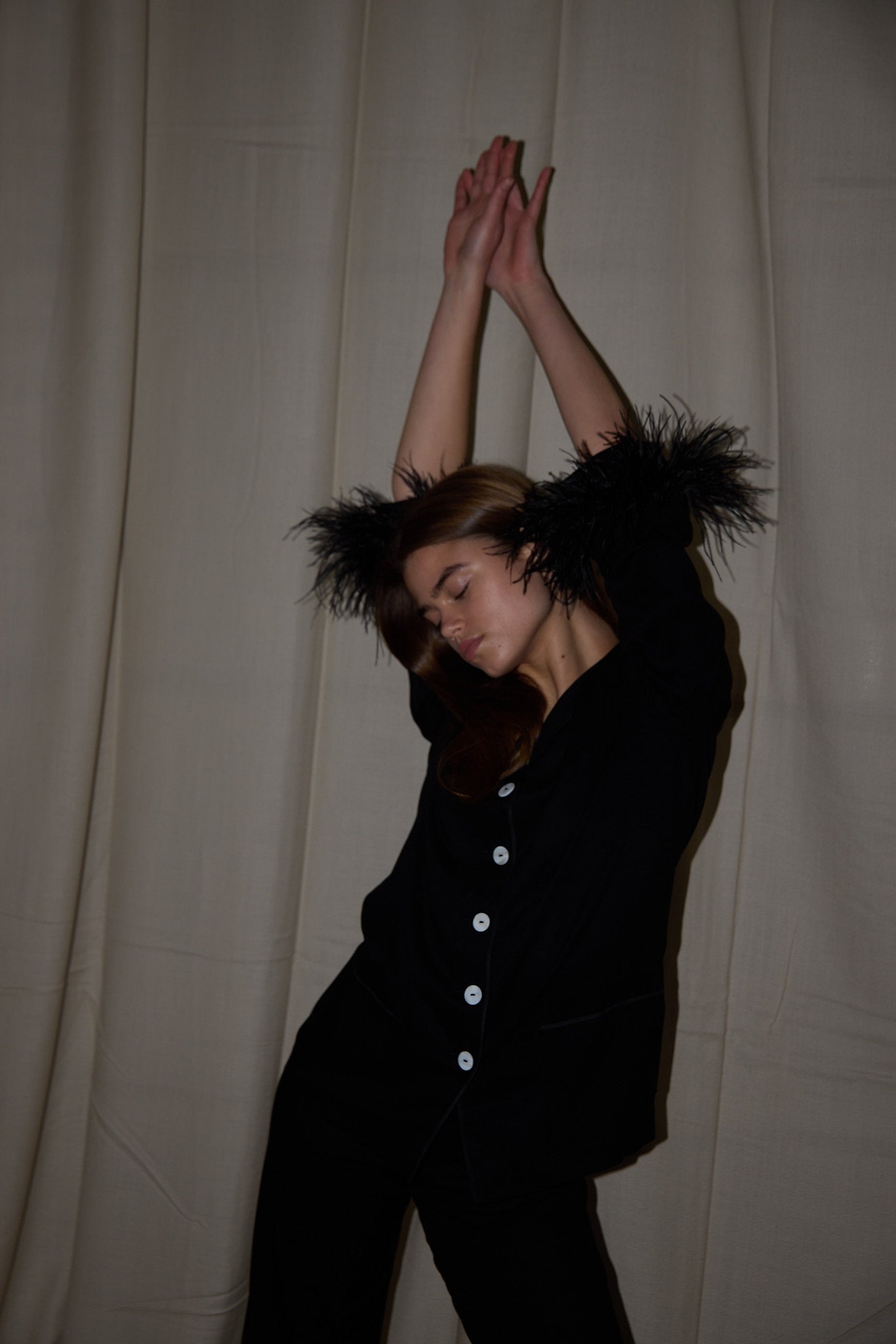 Daily Sleeper Party Black Pajamas Set with Detachable Feathers