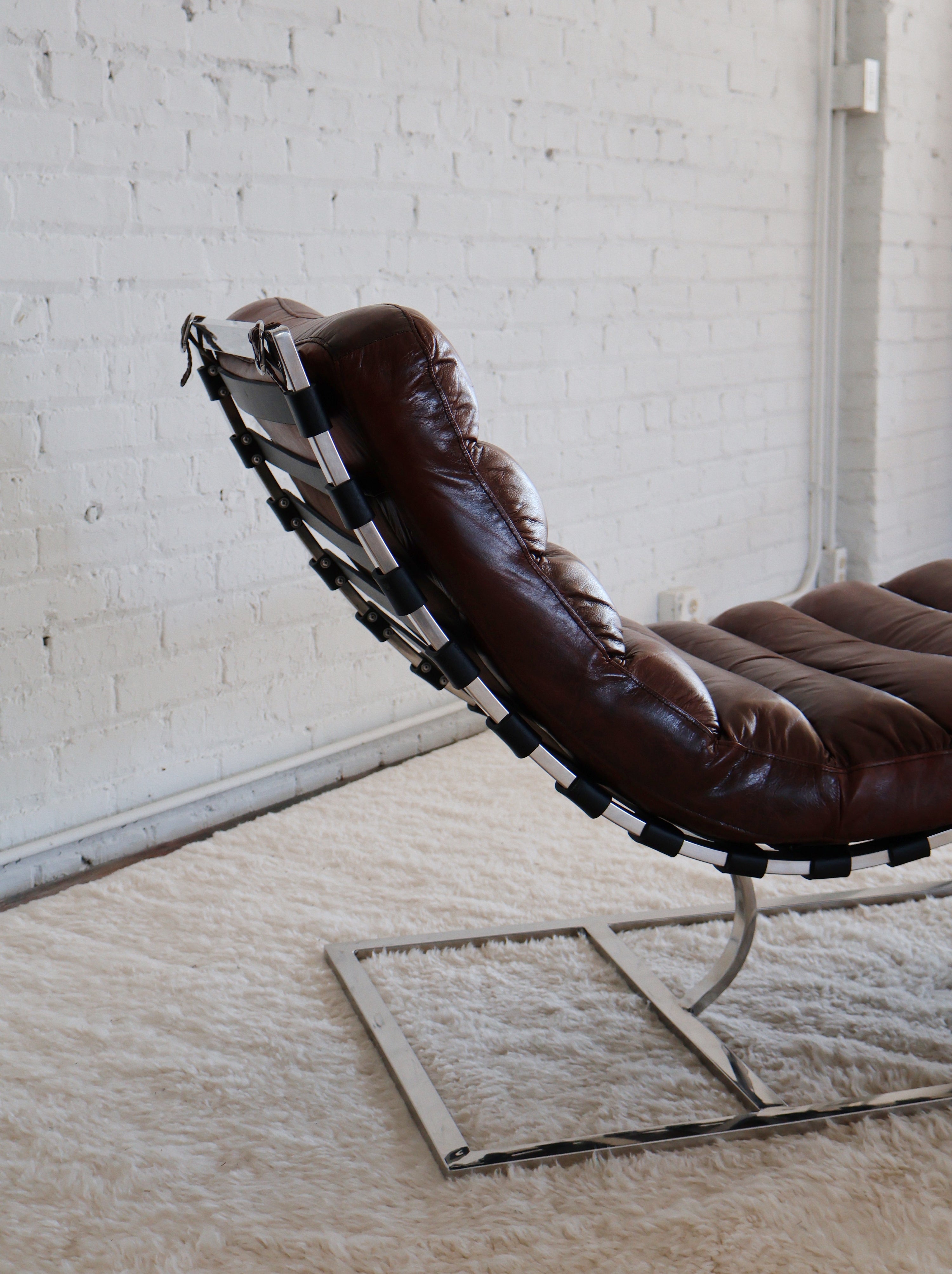 Vintage Chestnut Leather & Chrome Chaise Lounge
