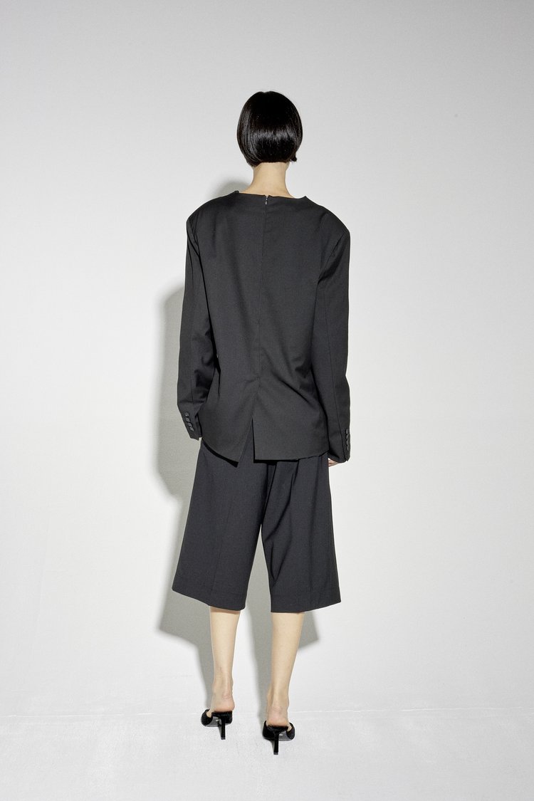 The Black Short by Studio Cut