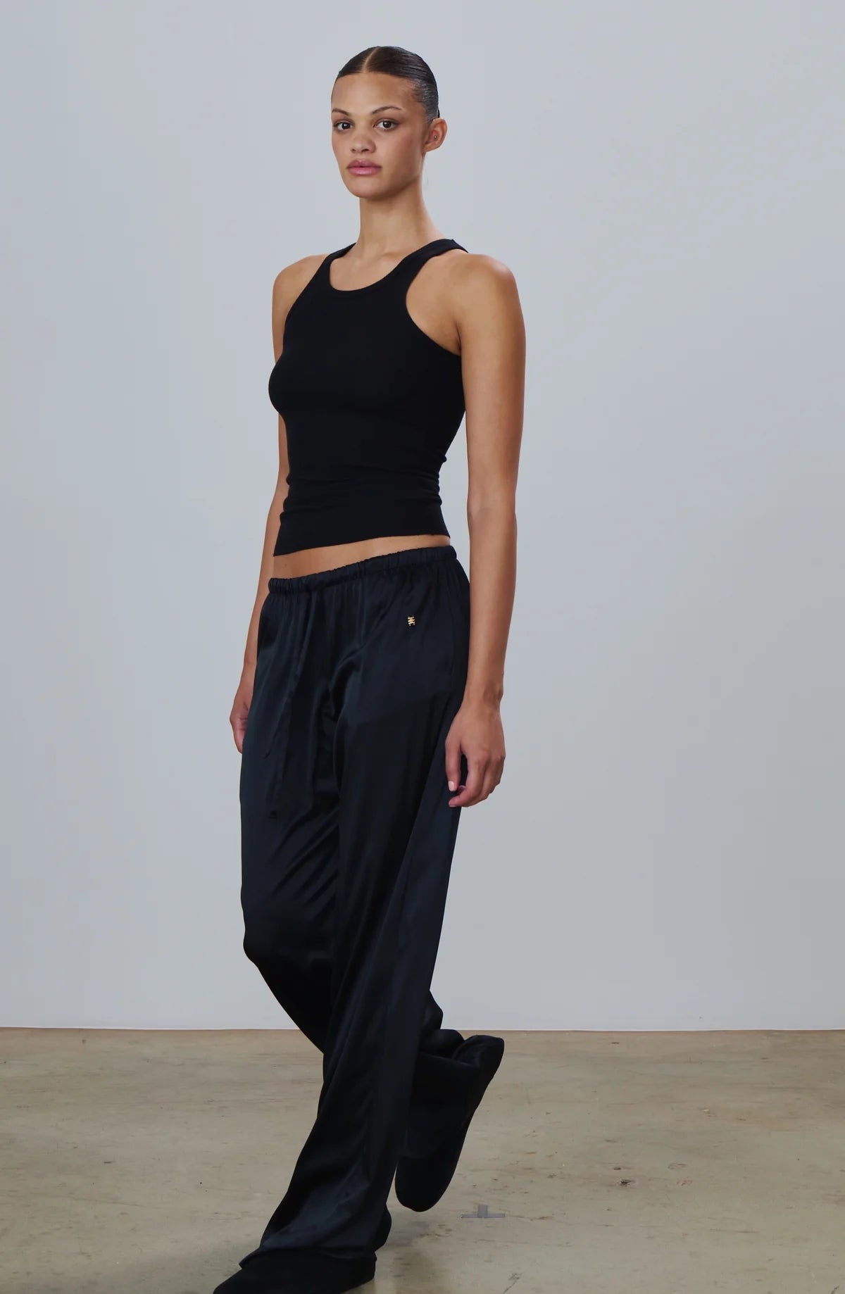 Éterne Brody Pants in Black