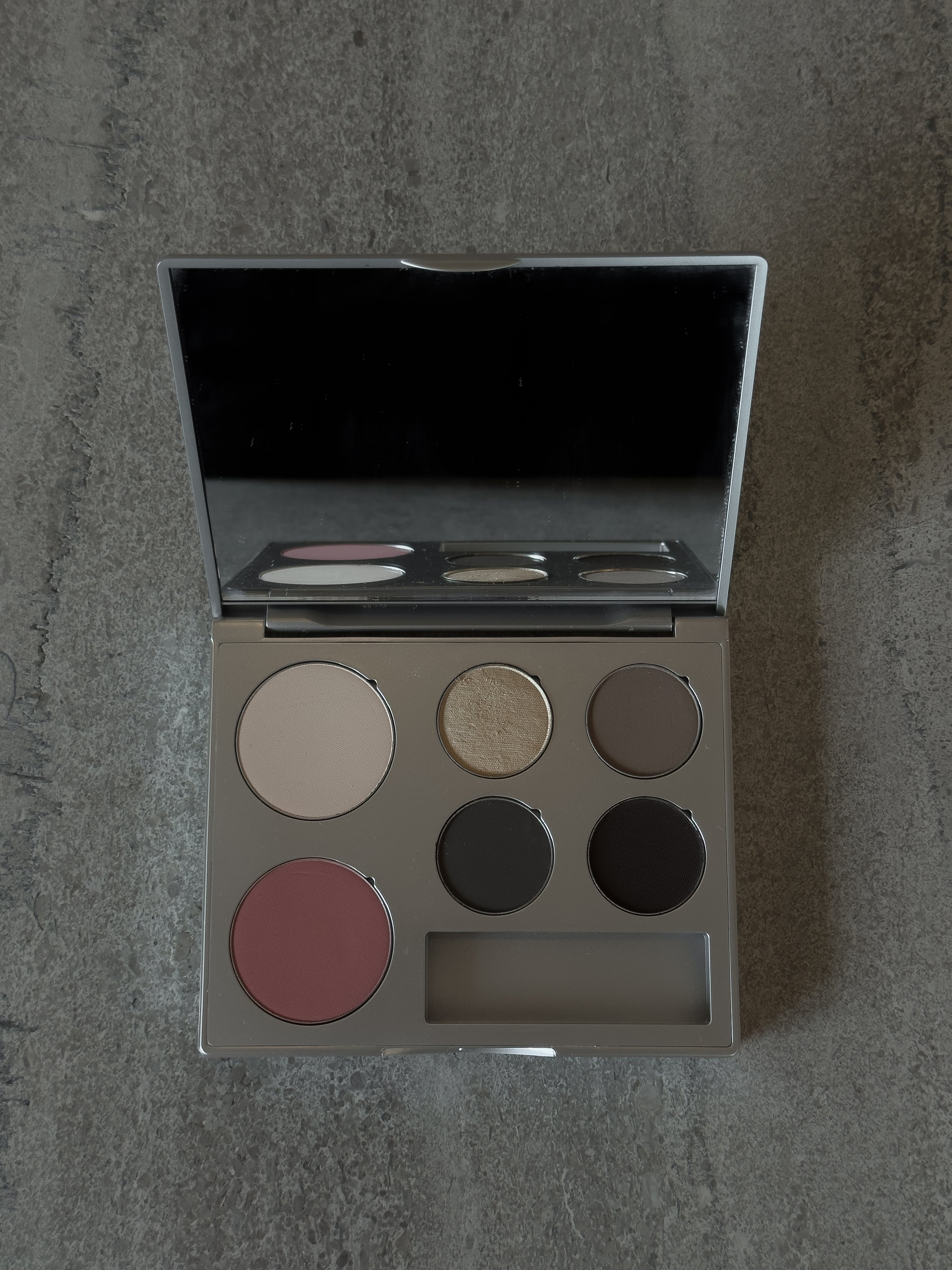 The WOMAN Palette