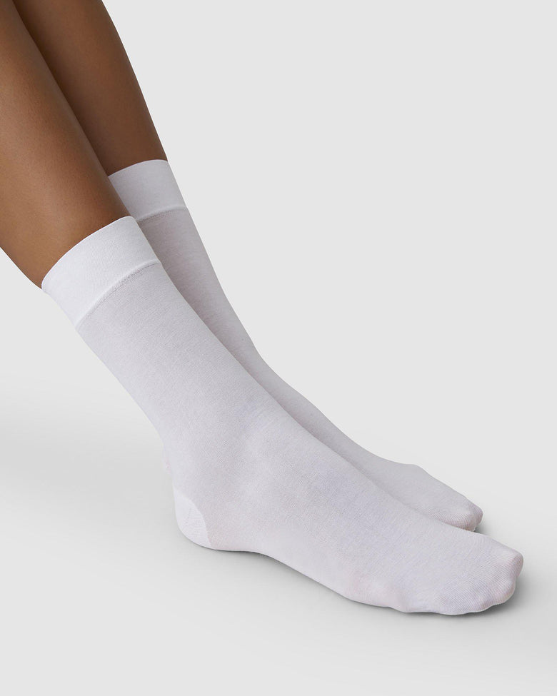 White cotton socks 2-pack in white by Swedish Stockings from Blackbird Collection's sustainable accessories