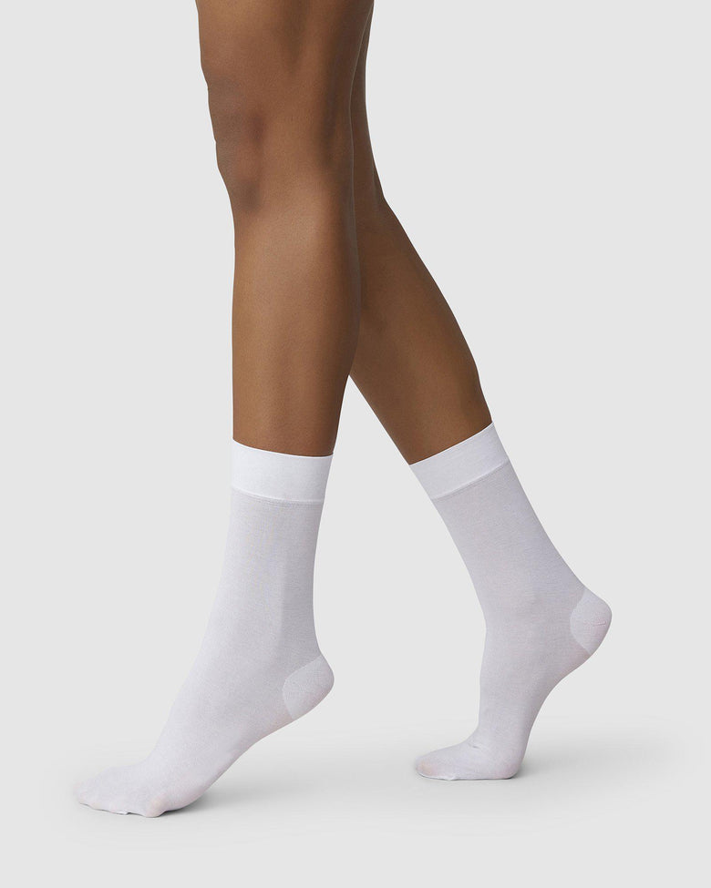 White cotton socks 2-pack in white by Swedish Stockings from Blackbird Collection's sustainable accessories