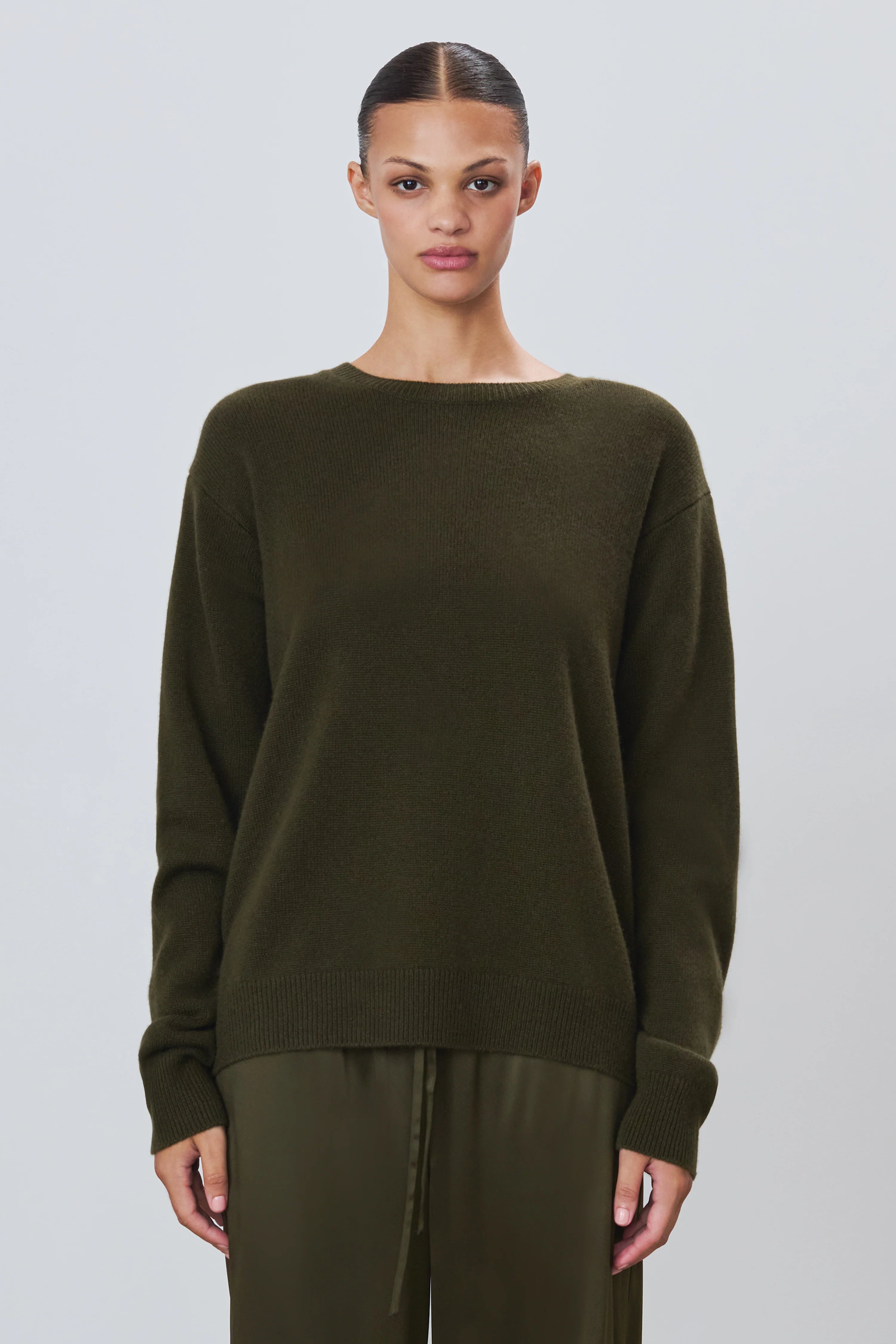 Éterne James Cashmere Sweater in Moss Green