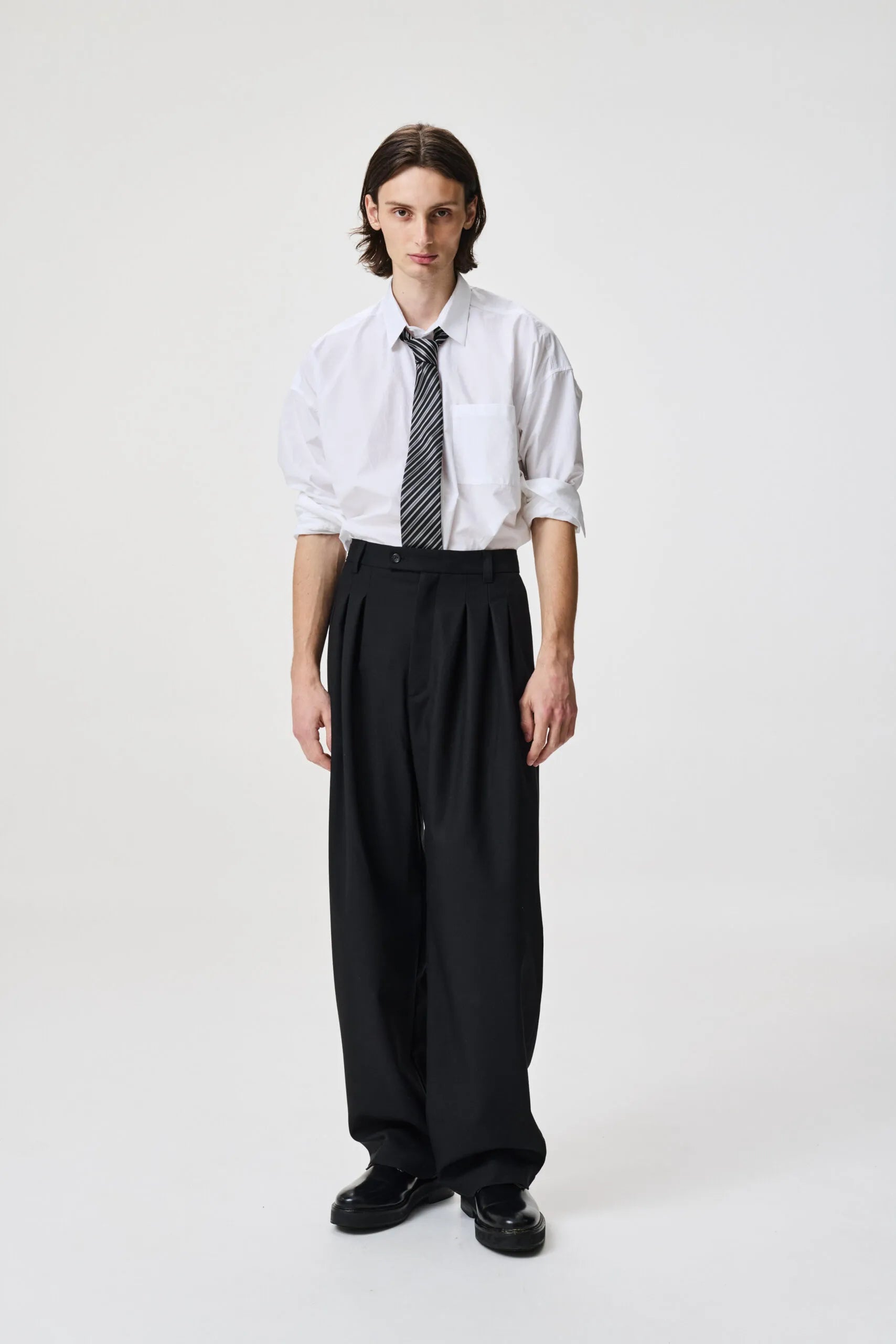 25178_13200_TUCK-TROUSER_BLACK_M_0753-scaled_jpg.webp