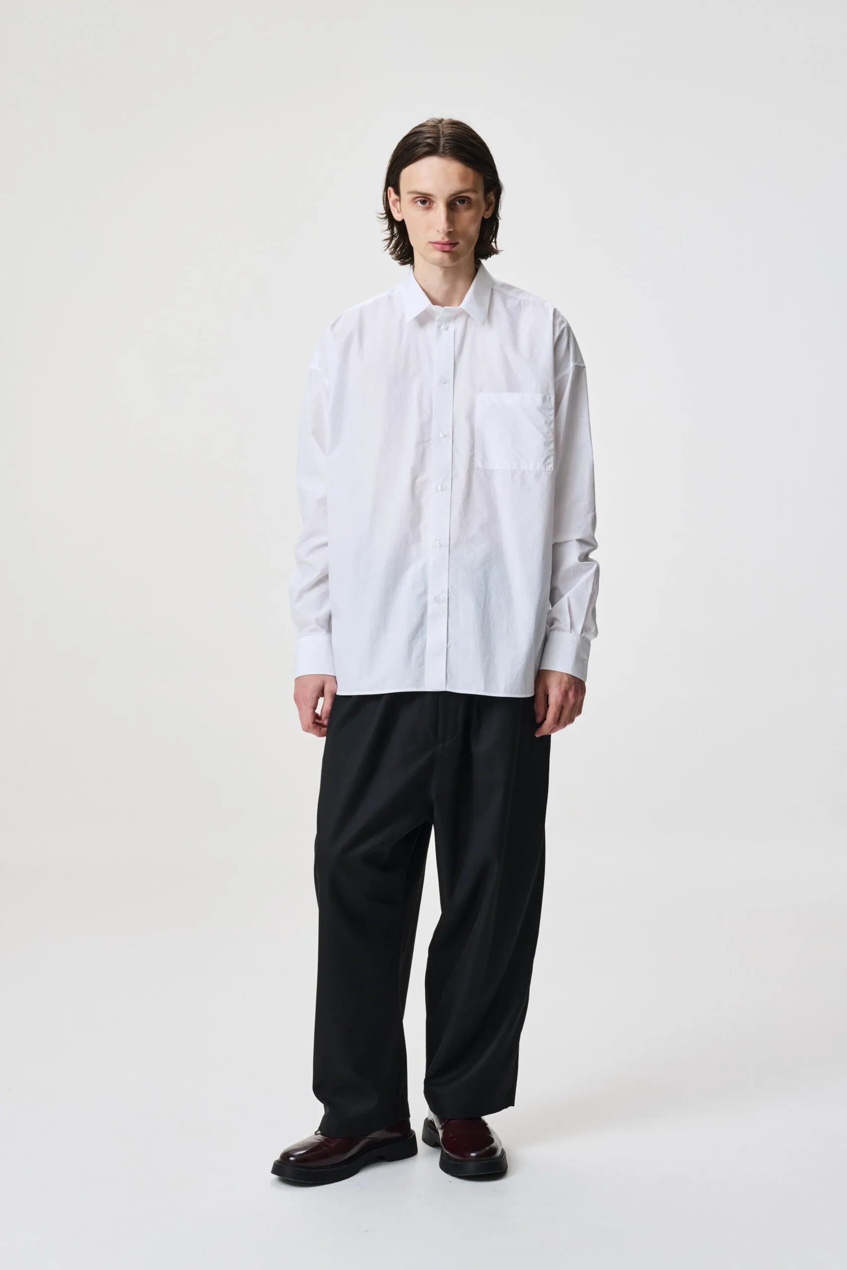 25319_17000_RHAM-SHIRT_WHITE_M_0593-scaled_jpg.webp