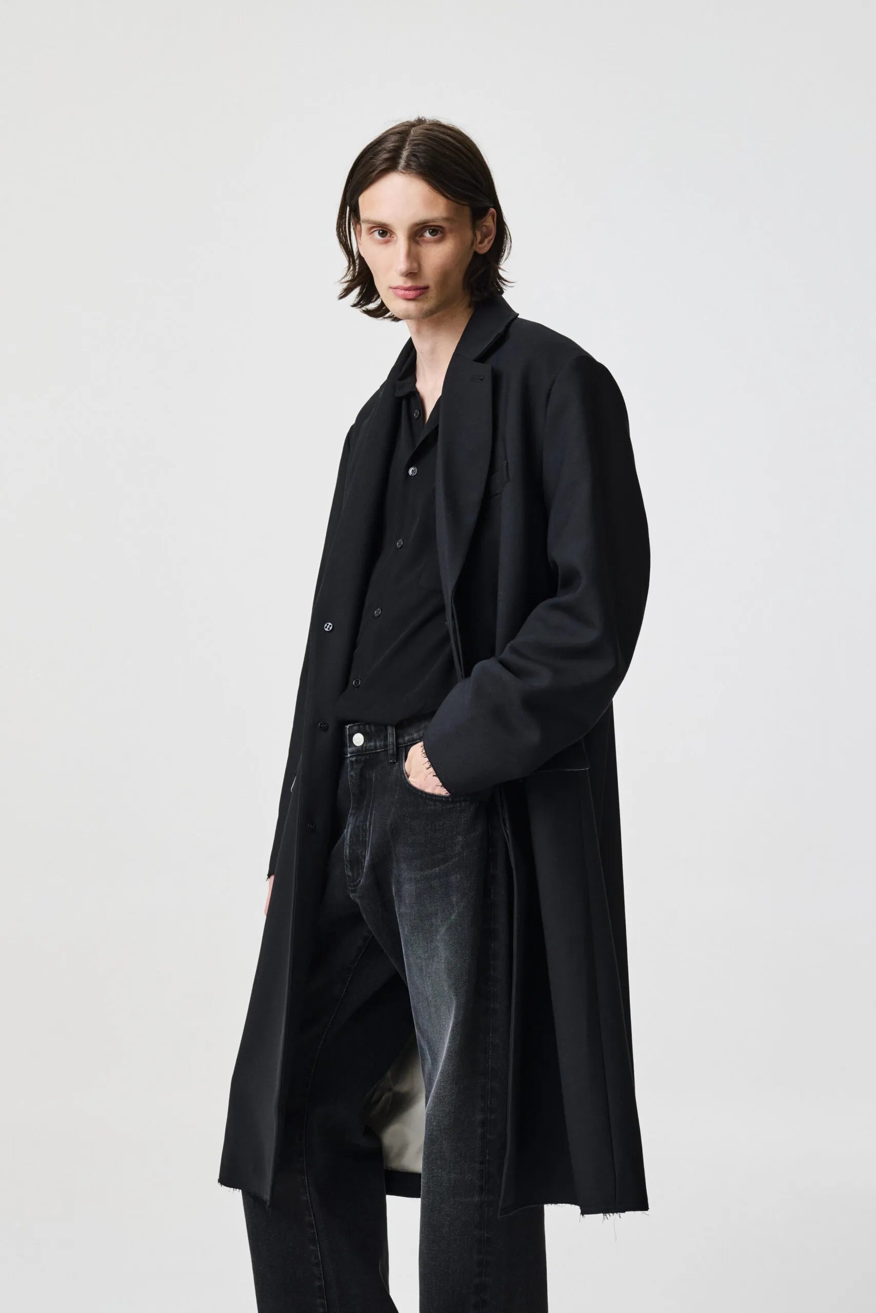 25658_76200-AUGI-COAT-BLACK_M_2131-scaled_jpg.webp