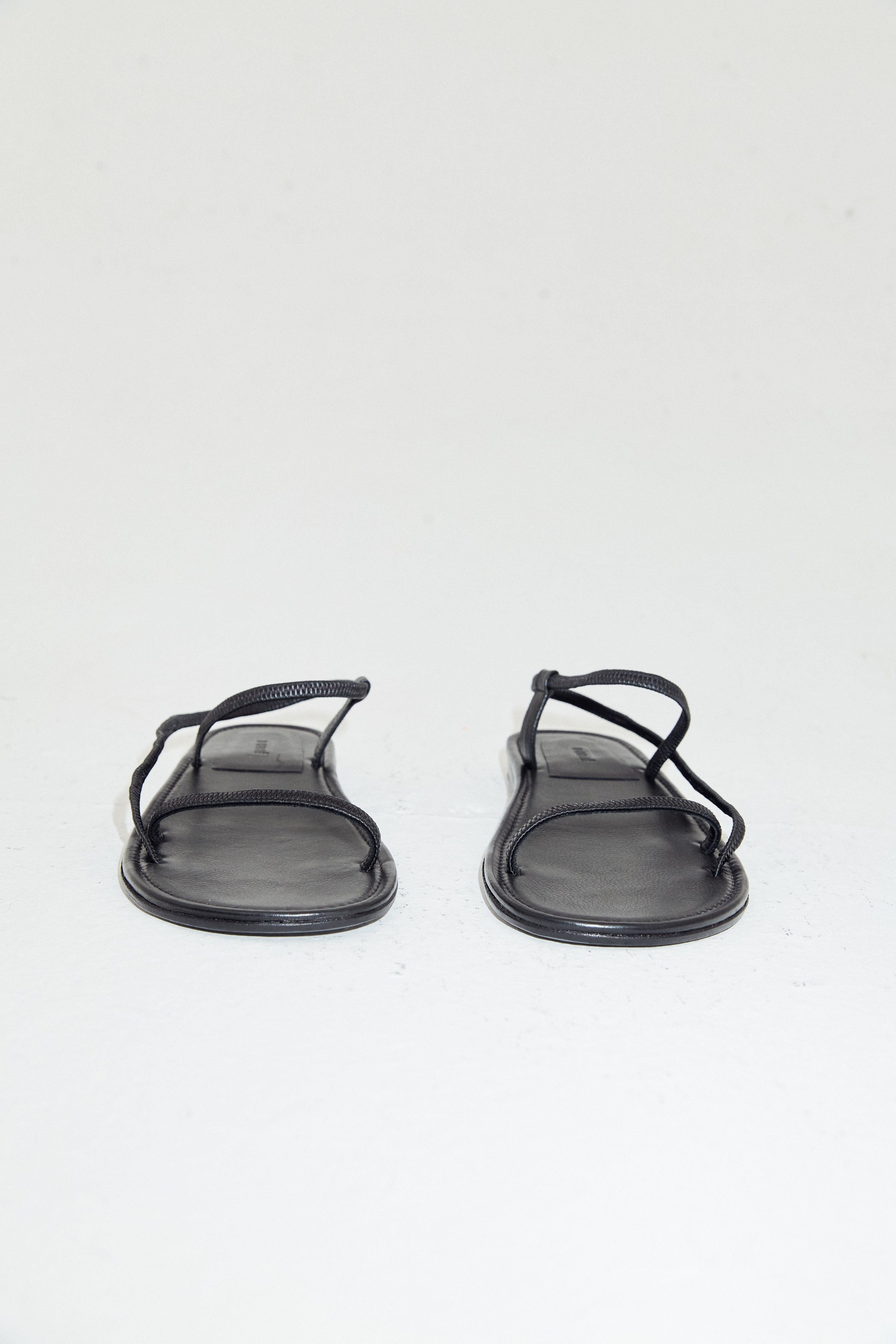 The Desnudo New Flat in Black by Dubié