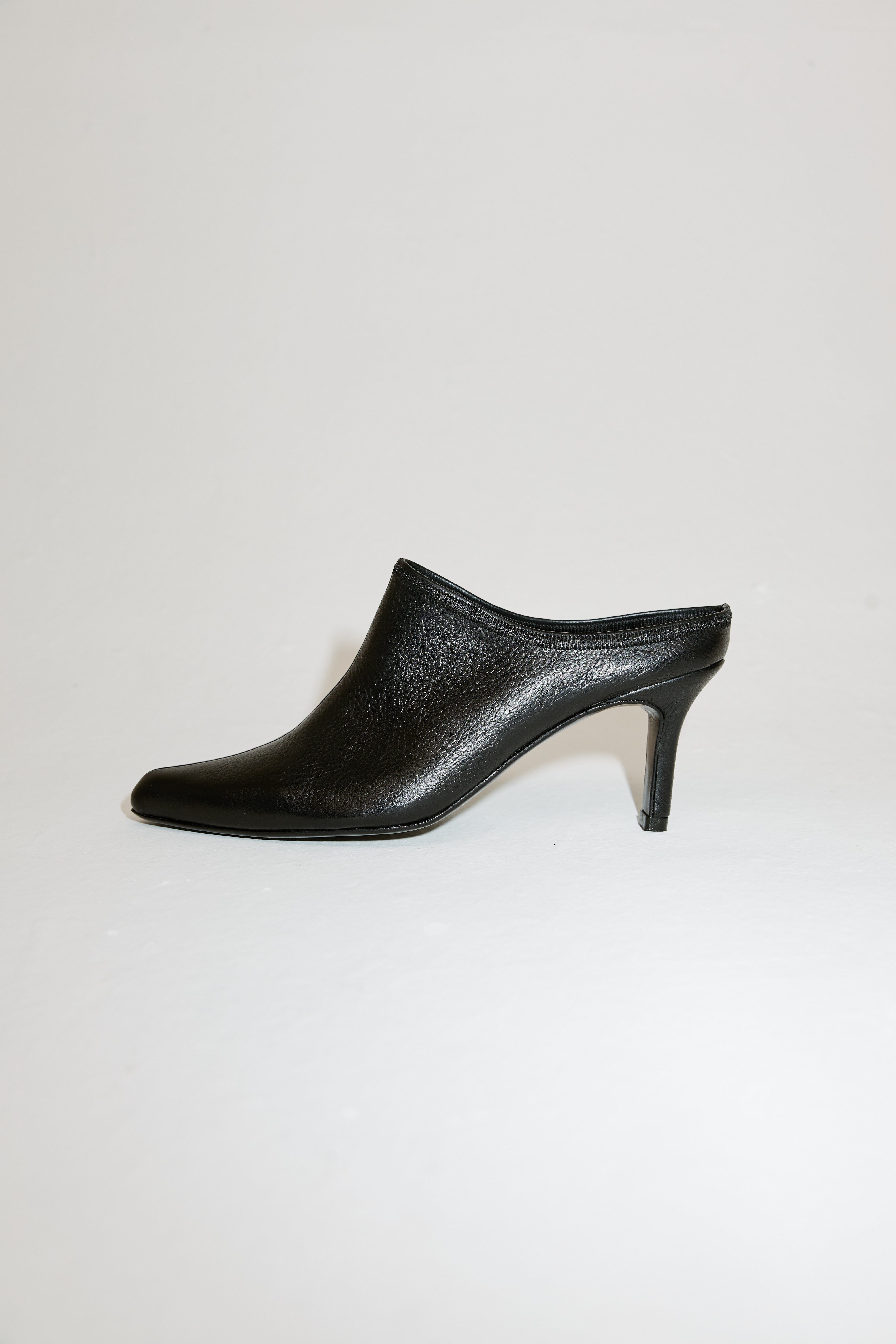 The Pique Mule in Black by Dubié – Blackbird Collection