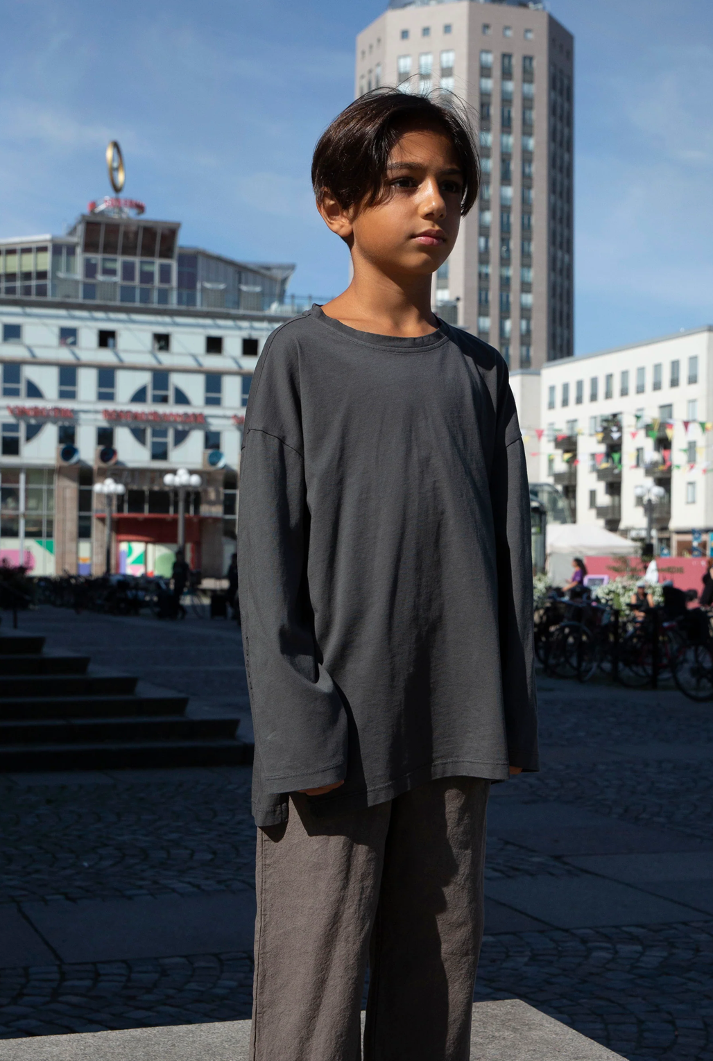 Façade Bysis Wide LS Tee in Asphalt