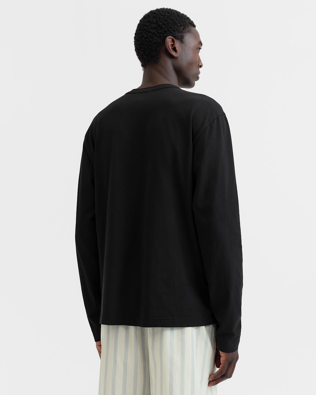 Tekla_Cotton_jersey_Long-sleeve_t-shirt_Black_Male_LTSH-BLA_2.jpg