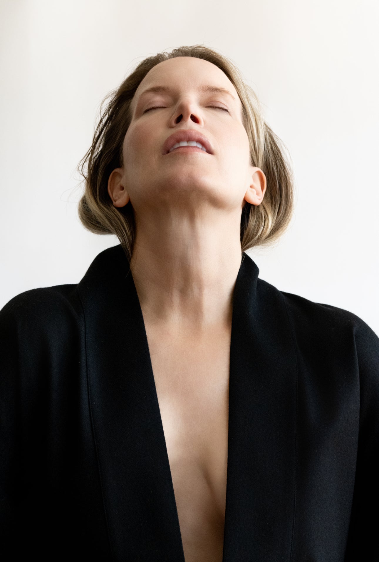 Black cashmere wool Athens robe by Asceno from Blackbird Collection's sustainable elevated loungewear