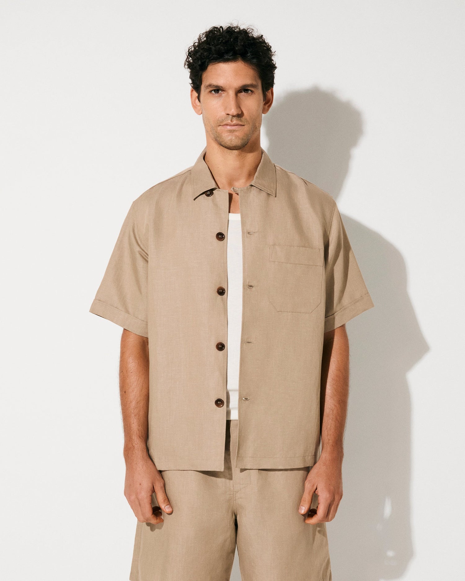 camp-collar-shirt-597371.jpg