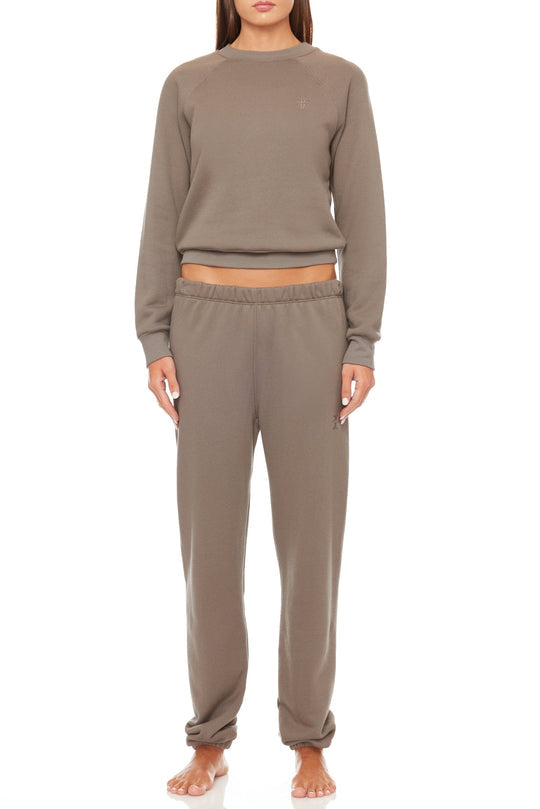 Éterne Classic Sweatpant in Clay