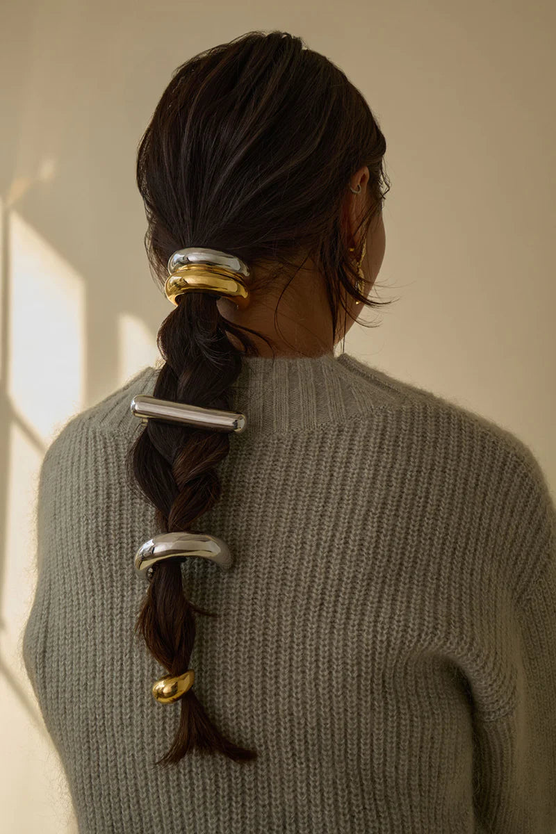 Glossy arch pony cuff in rhodium by Lelet from Blackbird Collection's sustainable hair accessories