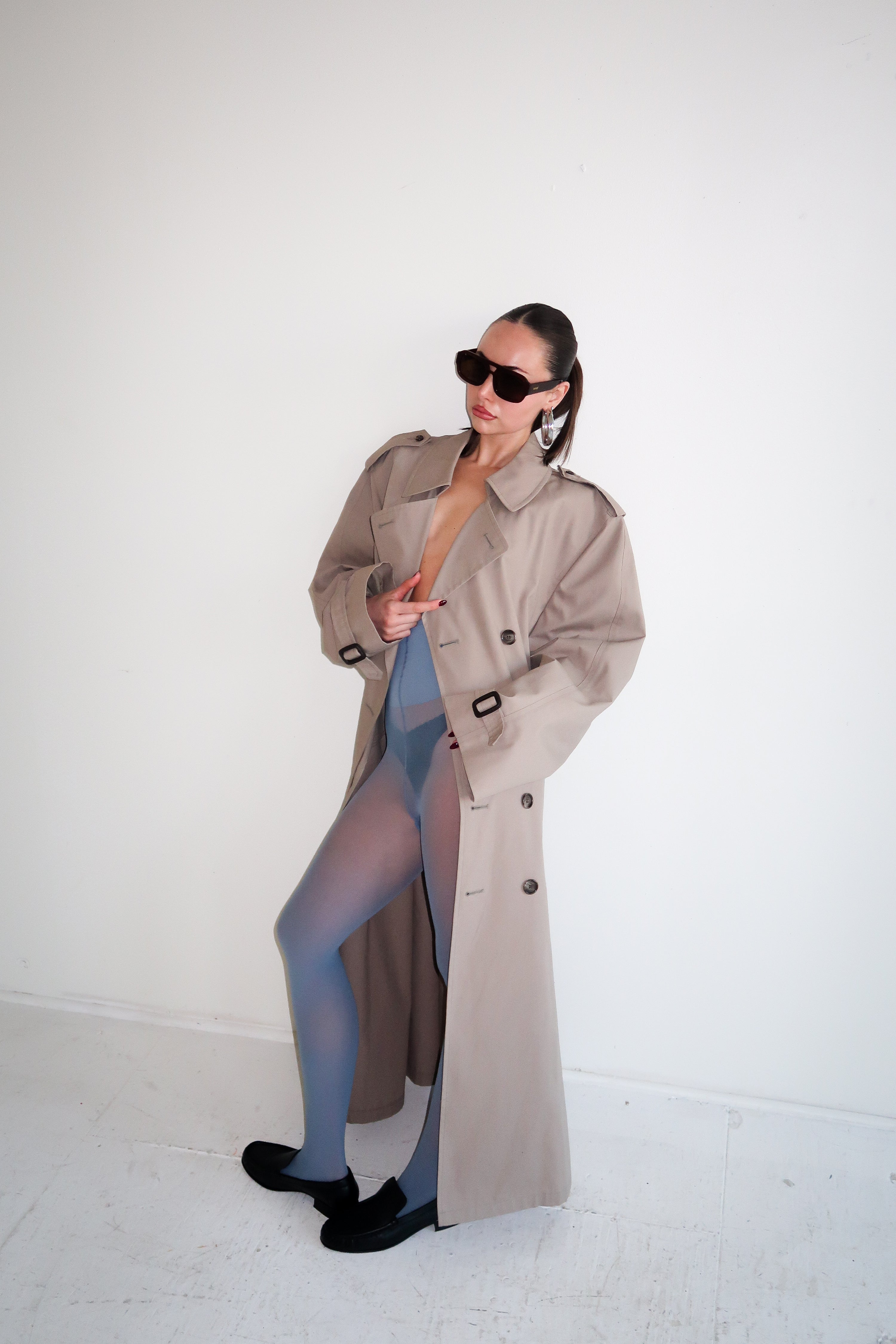 Dusty blue premium tights by Swedish Stockings from Blackbird Collection's sustainable accessories