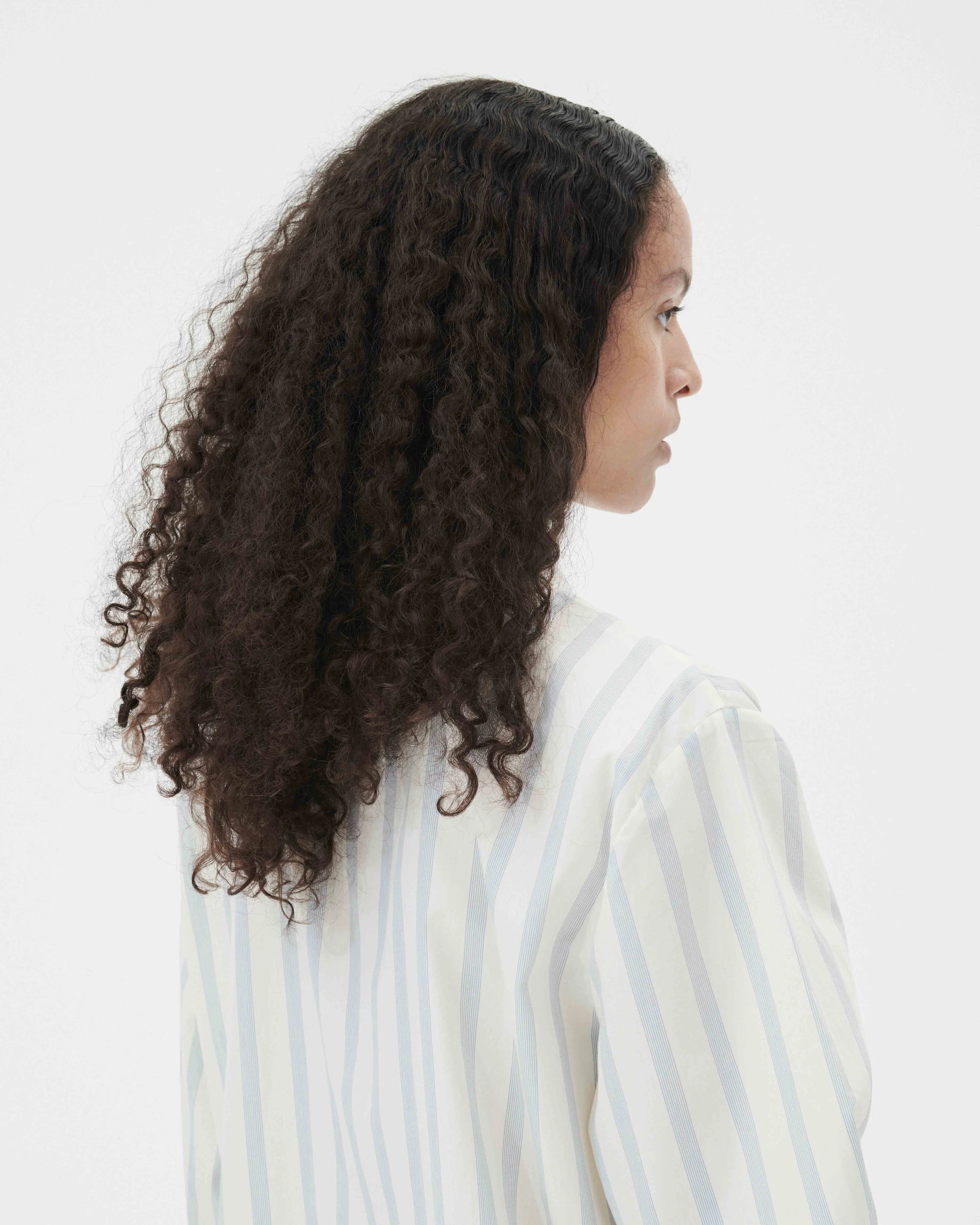 Tekla Poplin Long-Sleeved Shirt in Needle Stripes