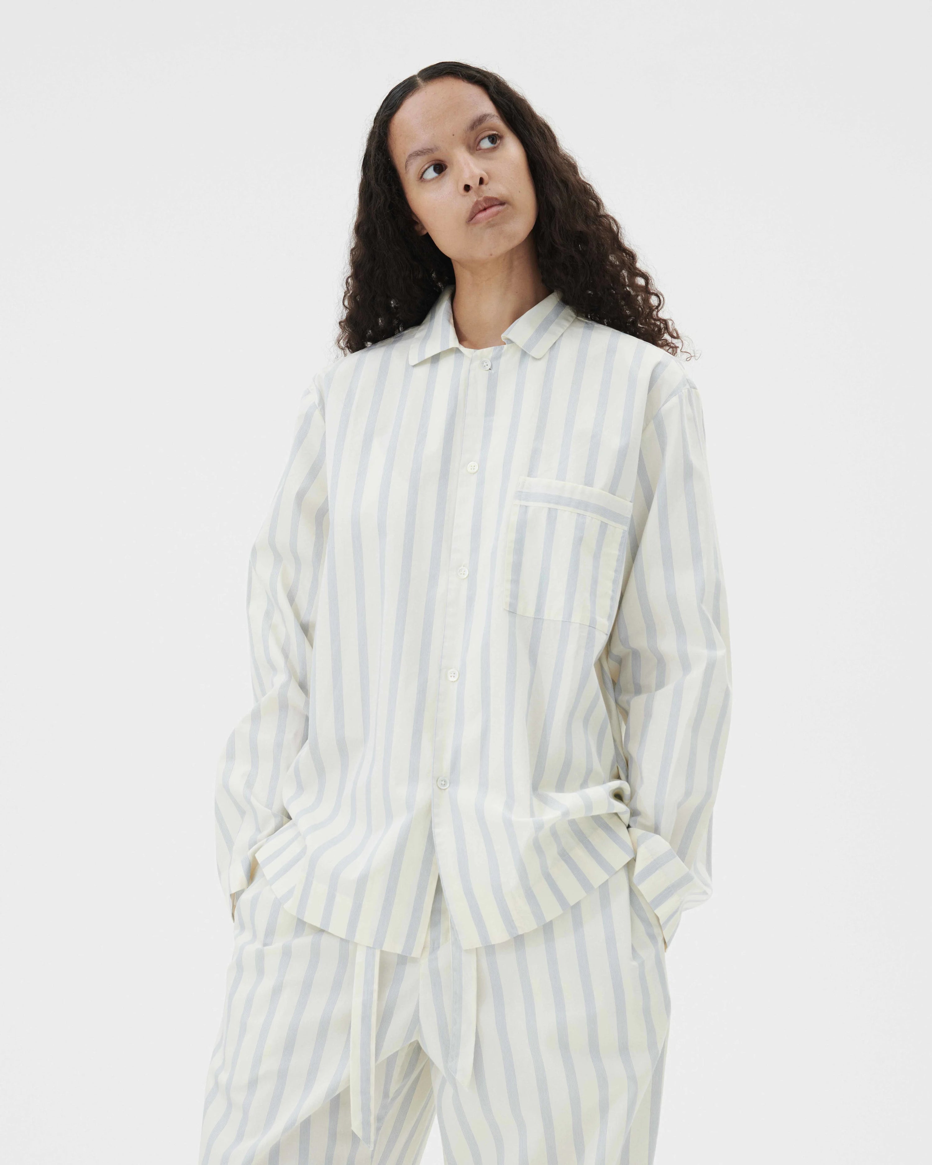 Tekla Poplin Long-Sleeved Shirt in Needle Stripes