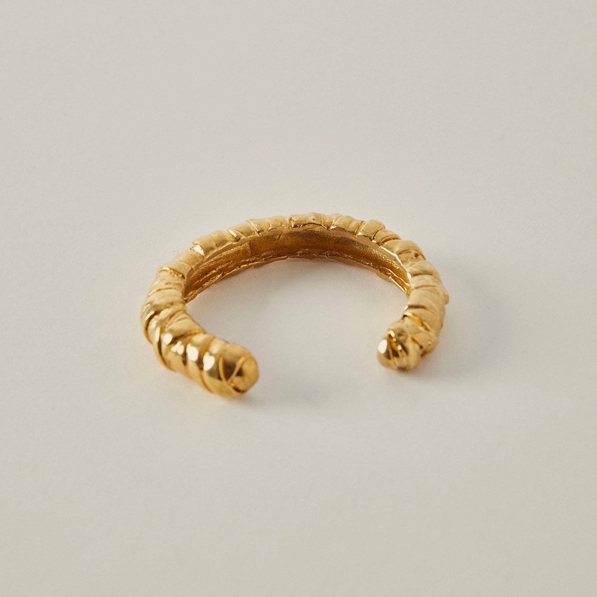 Cassandra bracelet in gold by Paola Sighinolfi from Blackbird Collection's sustainable accessories and jewelry